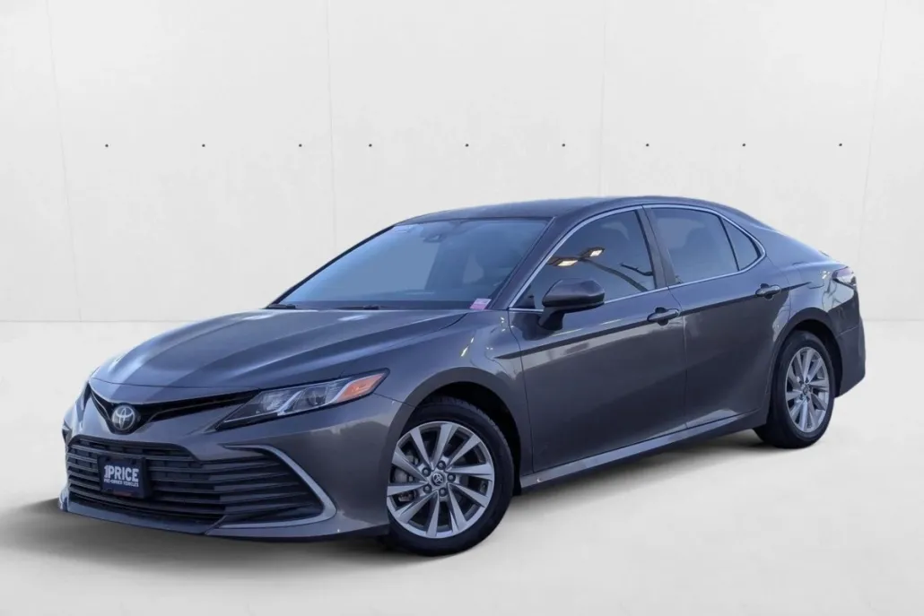 2024 Toyota Camry LE photo 1