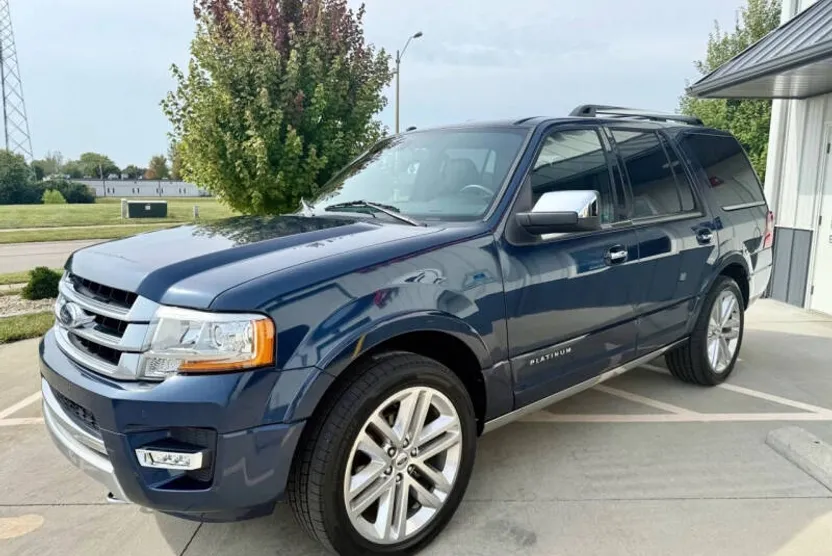2016 Ford Expedition Platinum photo 1