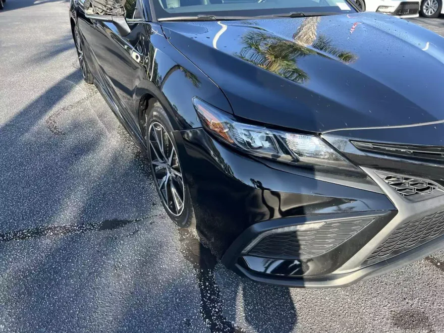 2022 Toyota Camry SE photo 1