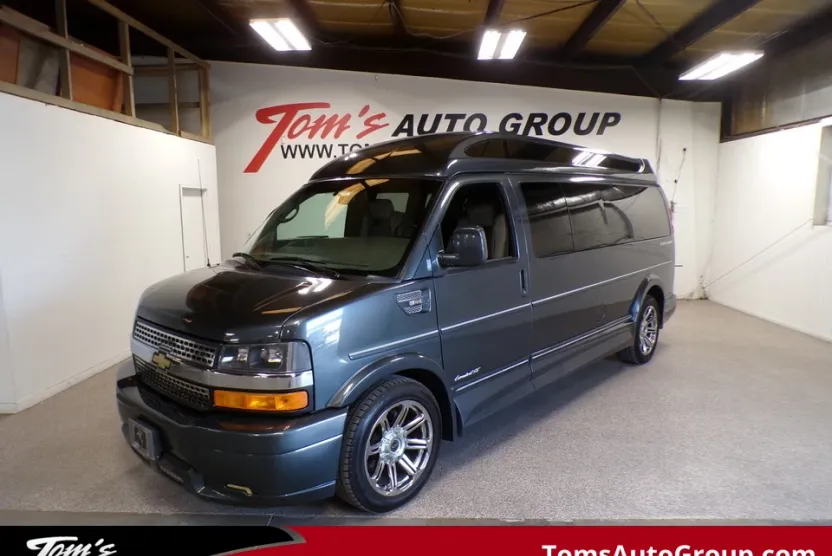 2015 Chevrolet Express photo 1