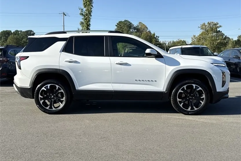 2025 Chevrolet Equinox LT photo 1