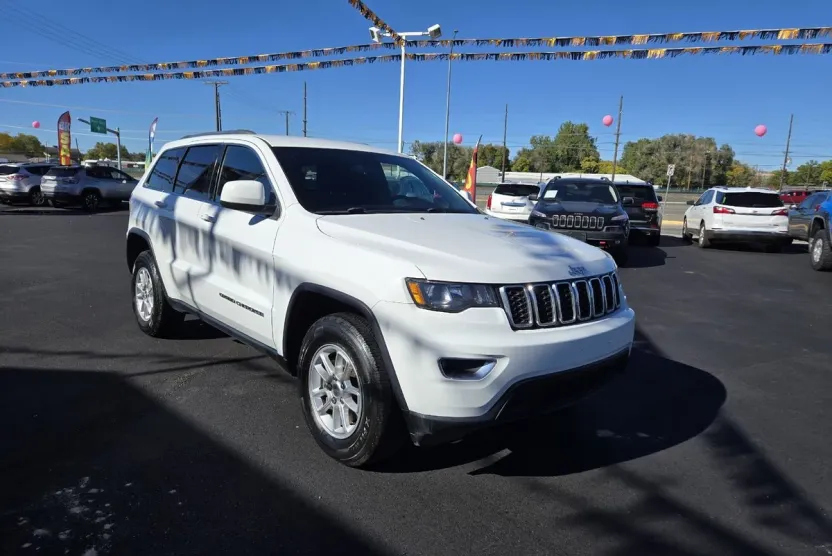 2020 Jeep Grand Cherokee Laredo E photo 1