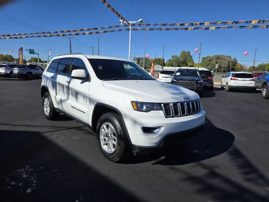 2020 Jeep Grand Cherokee Laredo E photo 1