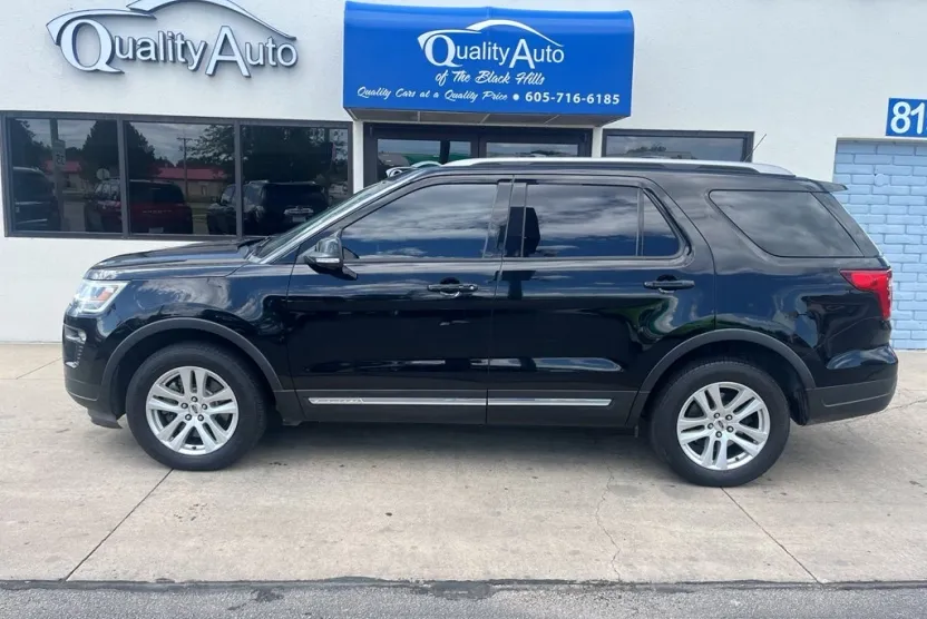 2018 Ford Explorer XLT photo 1