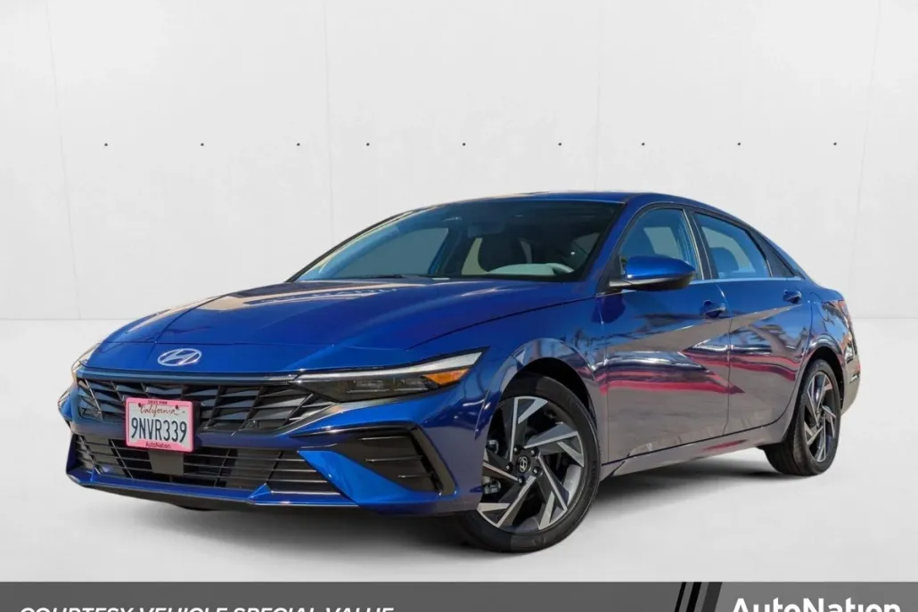 2024 Hyundai Elantra SEL Convenience photo 1