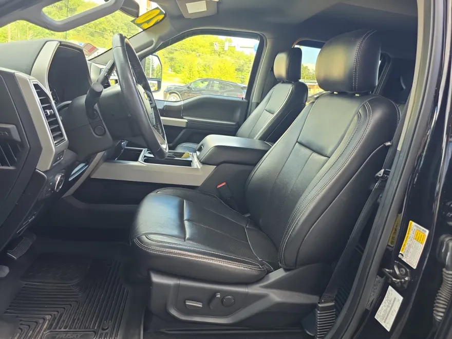 2020 Ford F-350 Lariat photo 1
