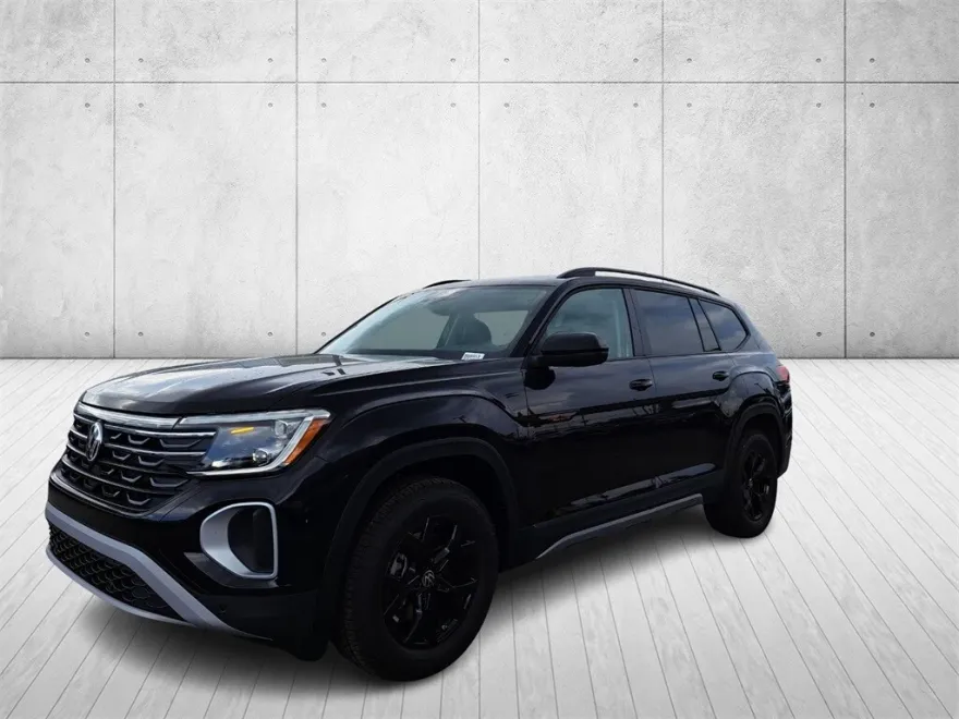 2025 Volkswagen Atlas SE Technology Peak Edition photo 1