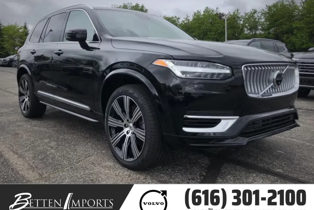 2025 Volvo XC90 T8 Plus photo 1