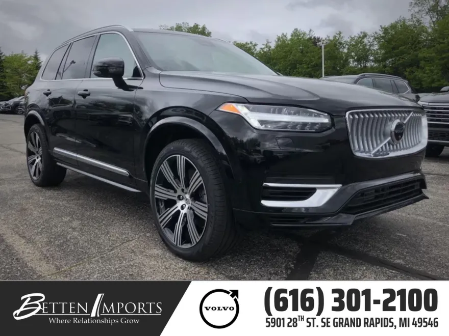 2025 Volvo XC90 T8 Plus photo 1