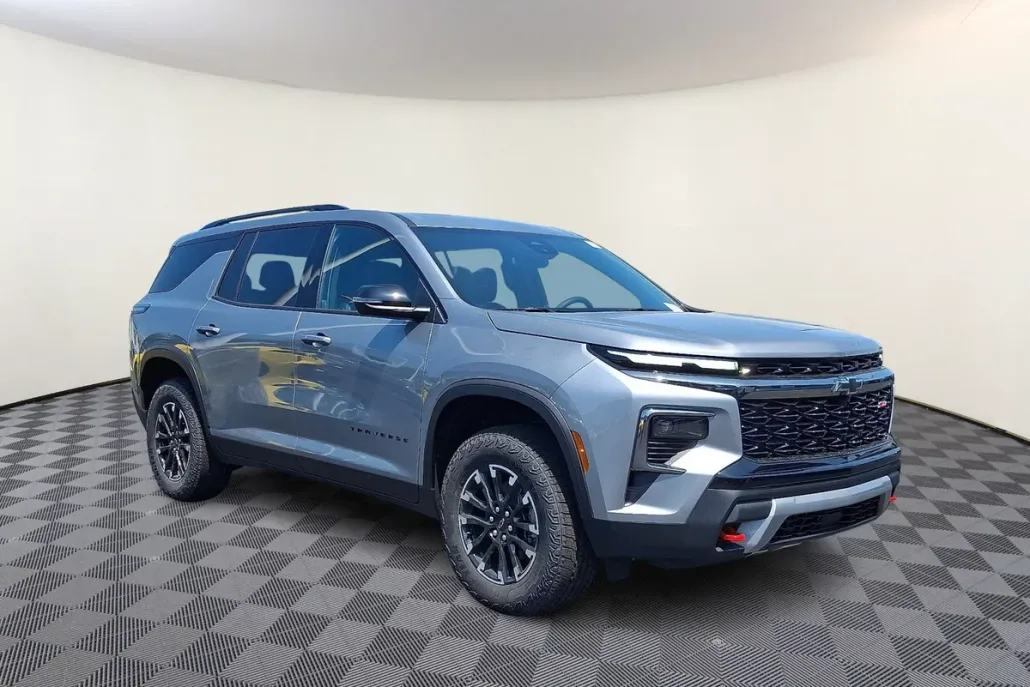 2025 Chevrolet Traverse Z71 photo 1