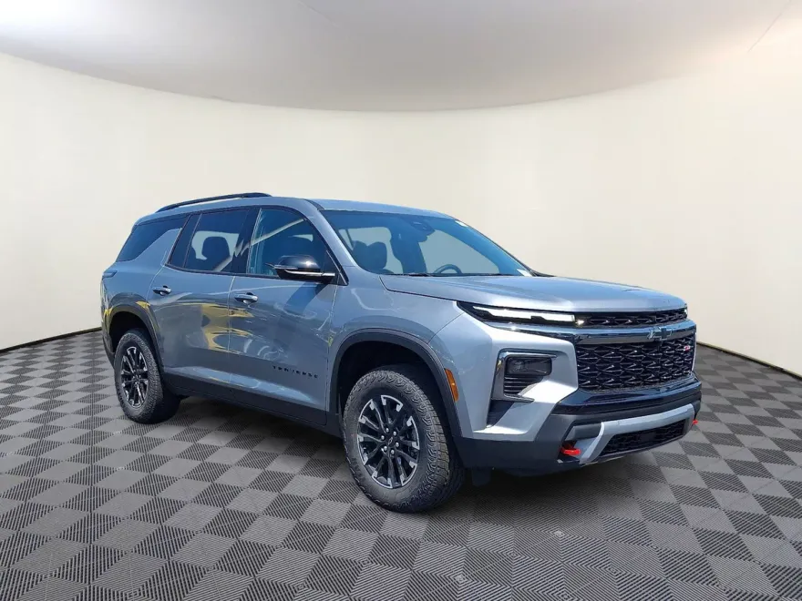 2025 Chevrolet Traverse Z71 photo 1