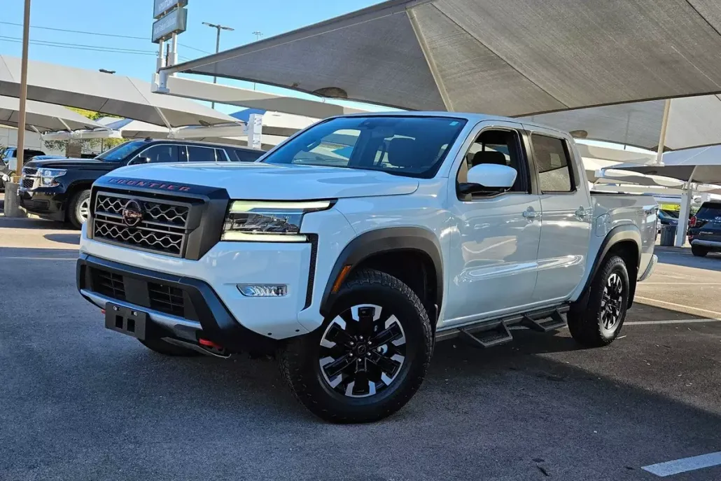 2023 Nissan Frontier PRO-4X photo 1