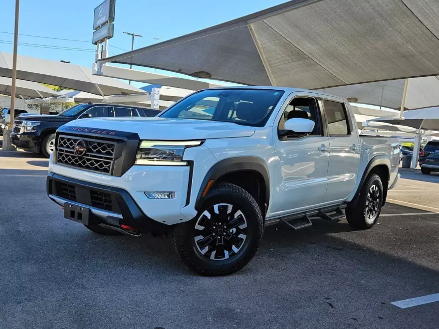 2023 Nissan Frontier PRO-4X photo 1
