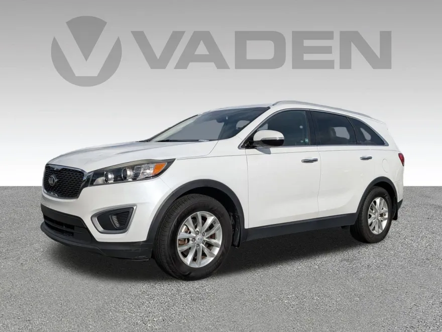 2017 Kia Sorento LX photo 1