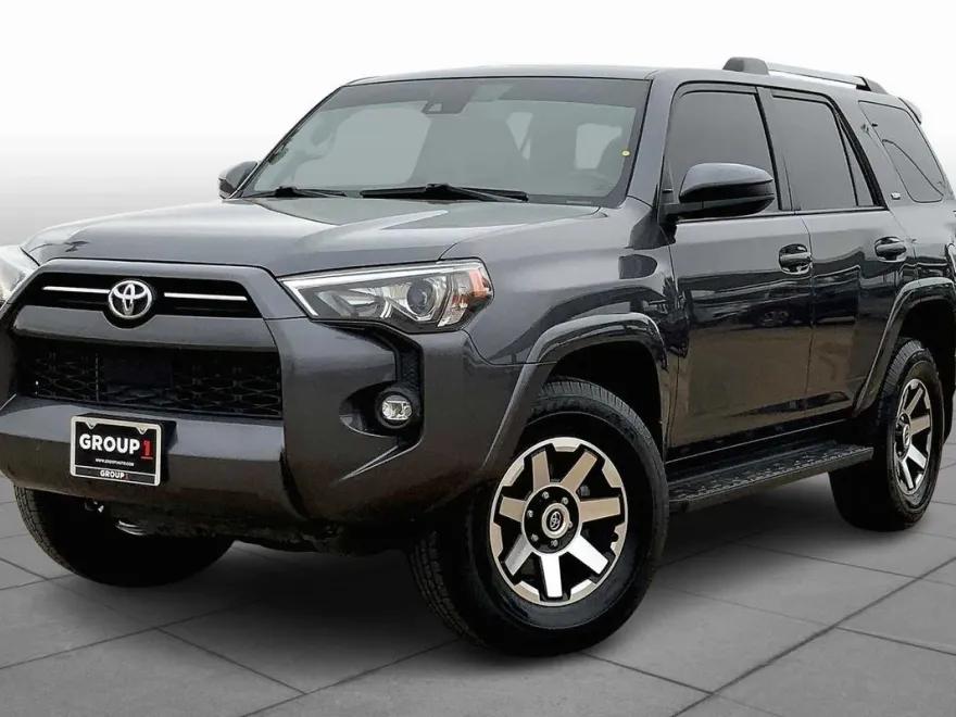 2022 Toyota 4Runner SR5 photo 1