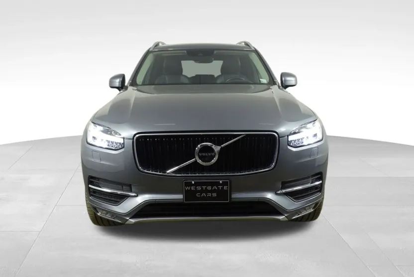 2019 Volvo XC90 T5 Momentum photo 1