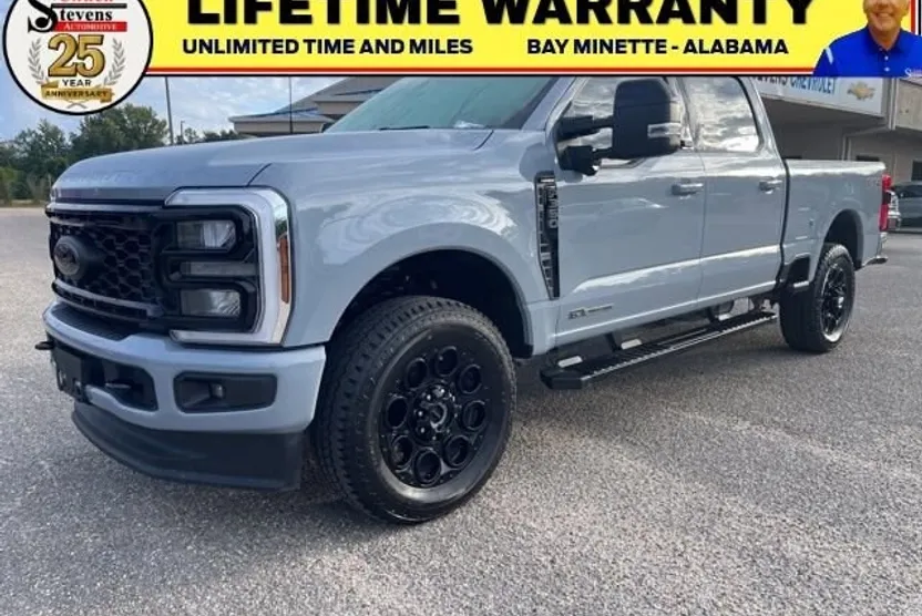2025 Ford F-350 Lariat photo 1