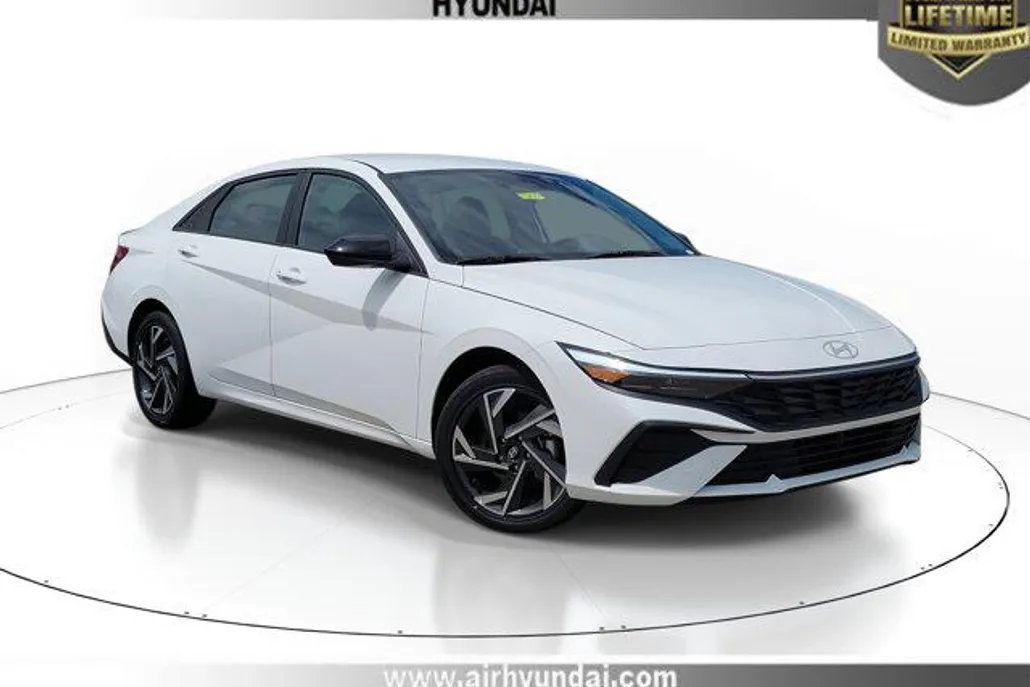 2025 Hyundai Elantra Hybrid photo 1
