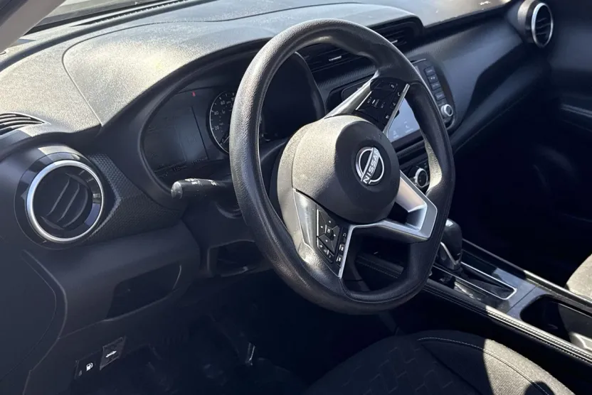 2024 Nissan Kicks SV photo 1