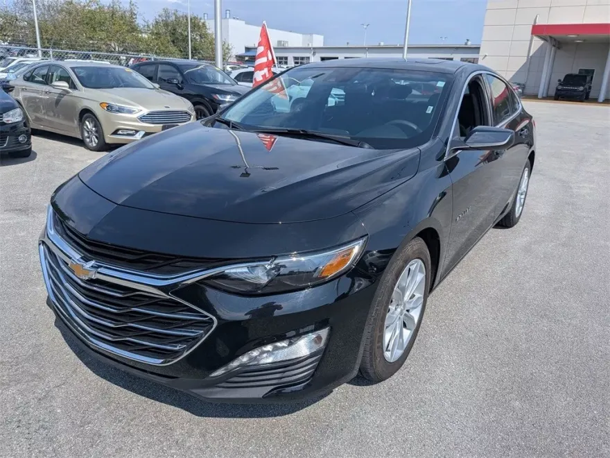 2024 Chevrolet Malibu 1LT photo 1