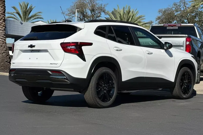 2026 Chevrolet Trax ACTIV photo 1