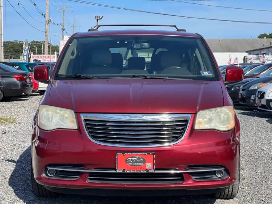 2011 Chrysler Town & Country Touring photo 1