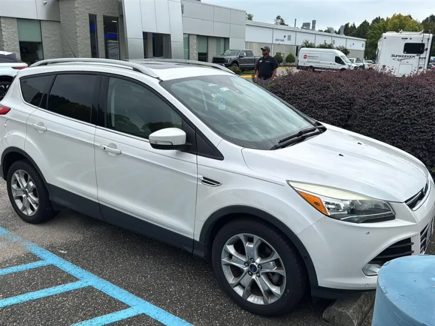 2016 Ford Escape Titanium photo 1
