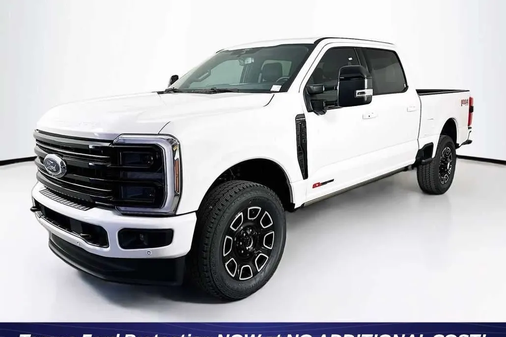 2025 Ford F-350 Platinum photo 1