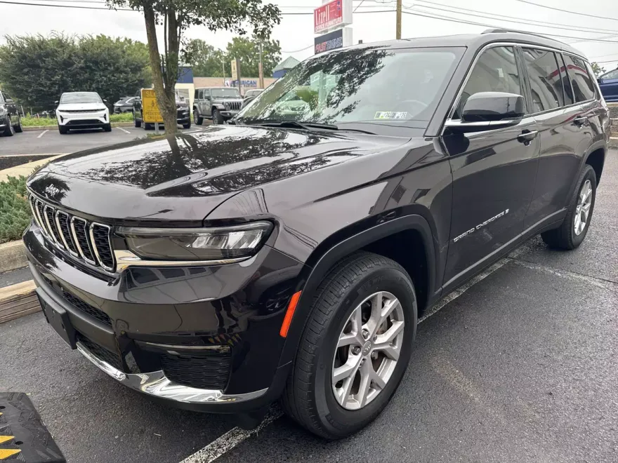2022 Jeep Grand Cherokee Limited photo 1