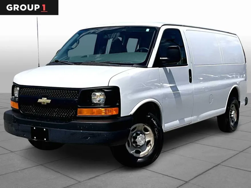 2017 Chevrolet Express 2500 Cargo photo 1
