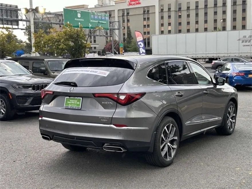 2022 Acura MDX SH-AWD Technology photo 1