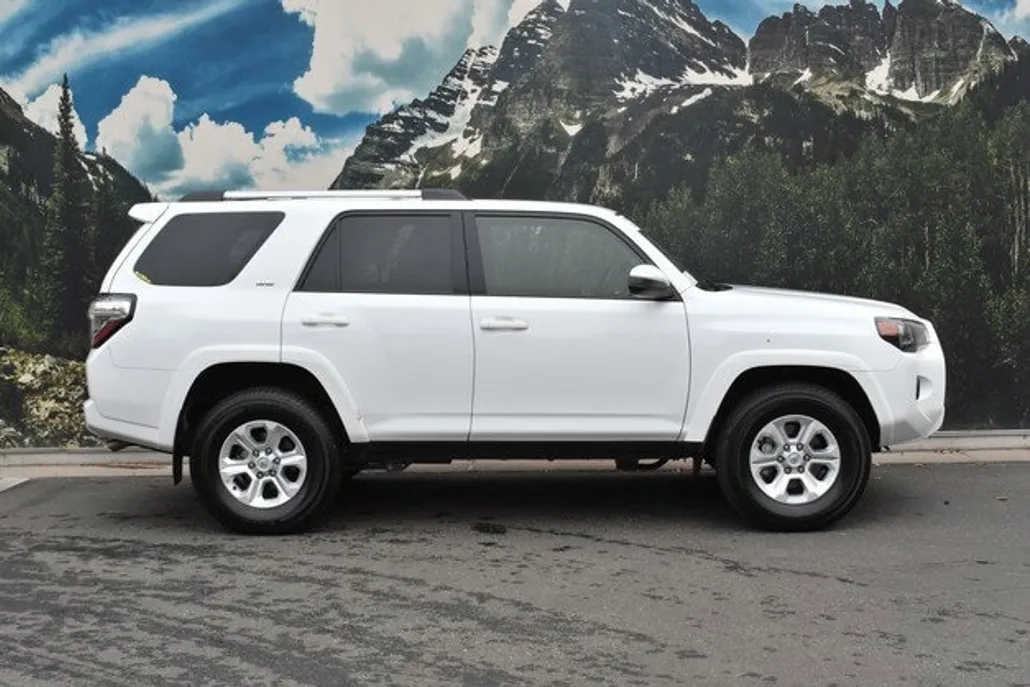 2024 Toyota 4Runner SR5 photo 1