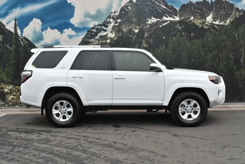 2024 Toyota 4Runner SR5 photo 1