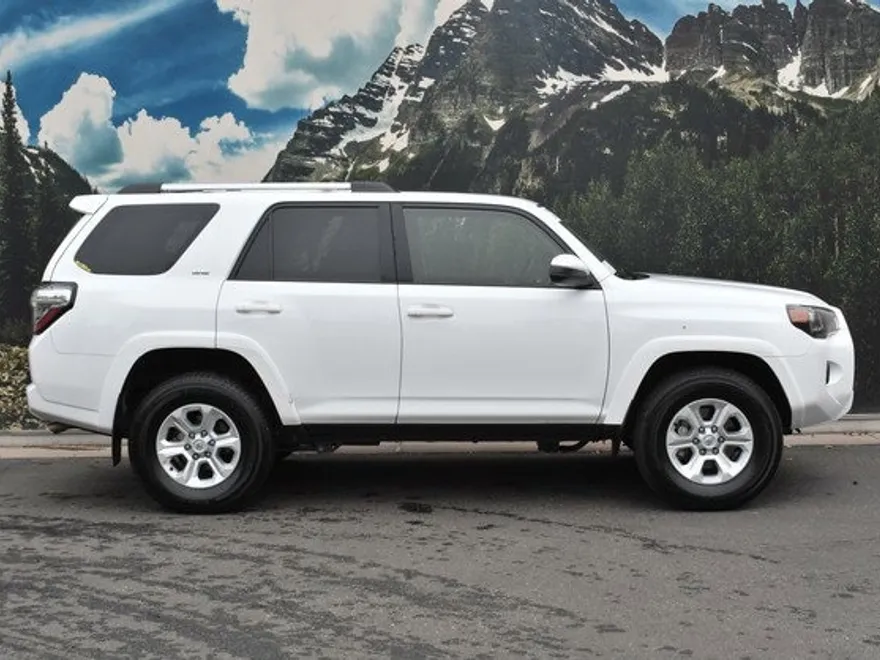 2024 Toyota 4Runner SR5 photo 1