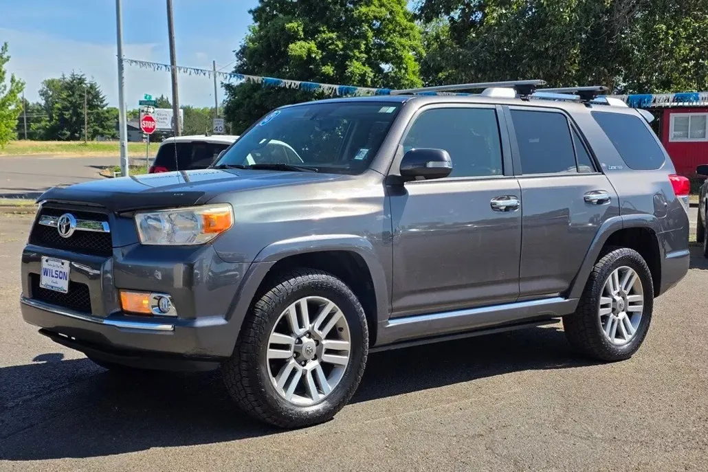 2013 Toyota 4Runner Limited photo 1