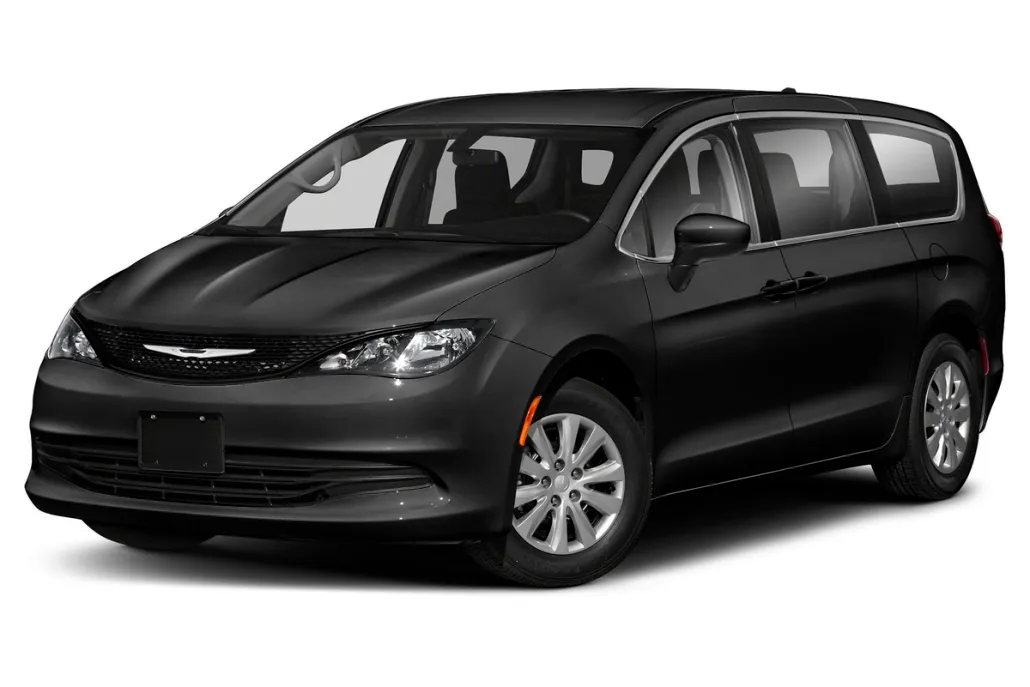 2020 Chrysler Voyager LX photo 1