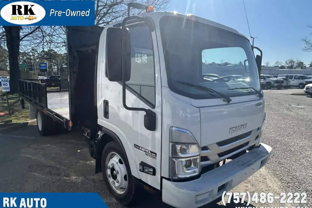2024 Isuzu NPR photo 1