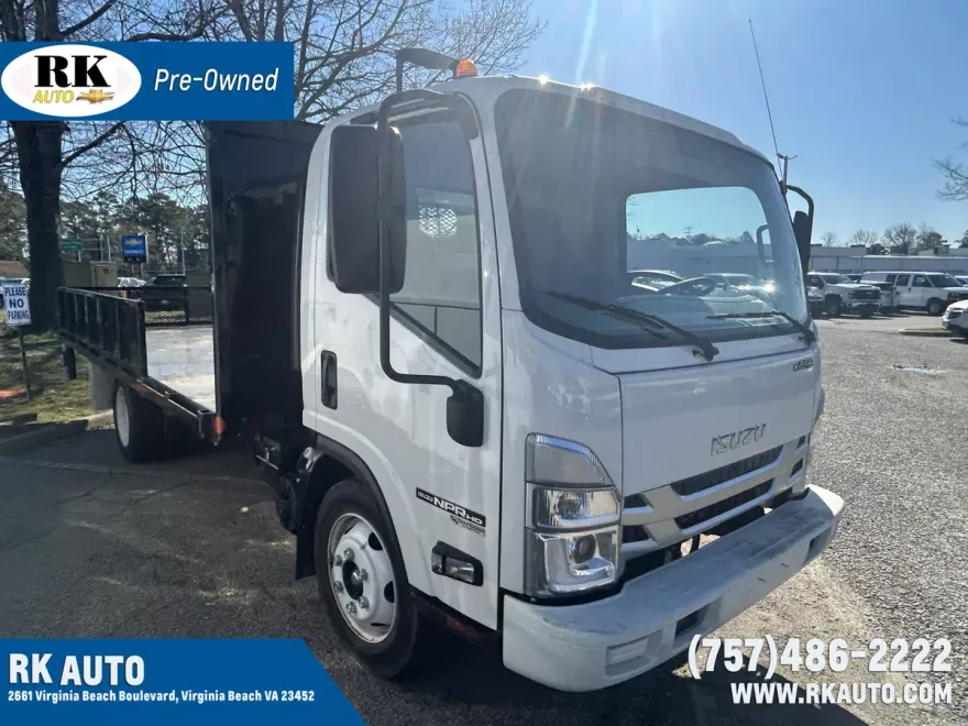 2024 Isuzu NPR photo 1