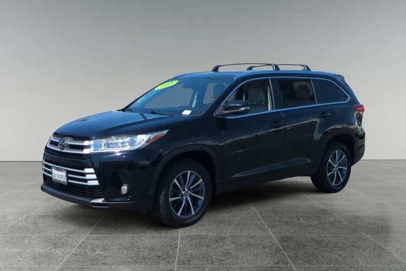 2019 Toyota Highlander XLE photo 1