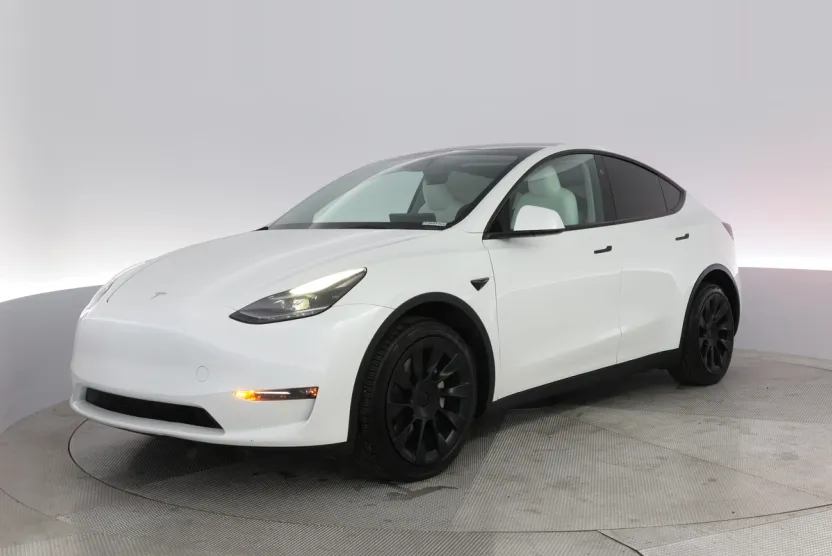 2023 Tesla Model Y Long Range photo 1