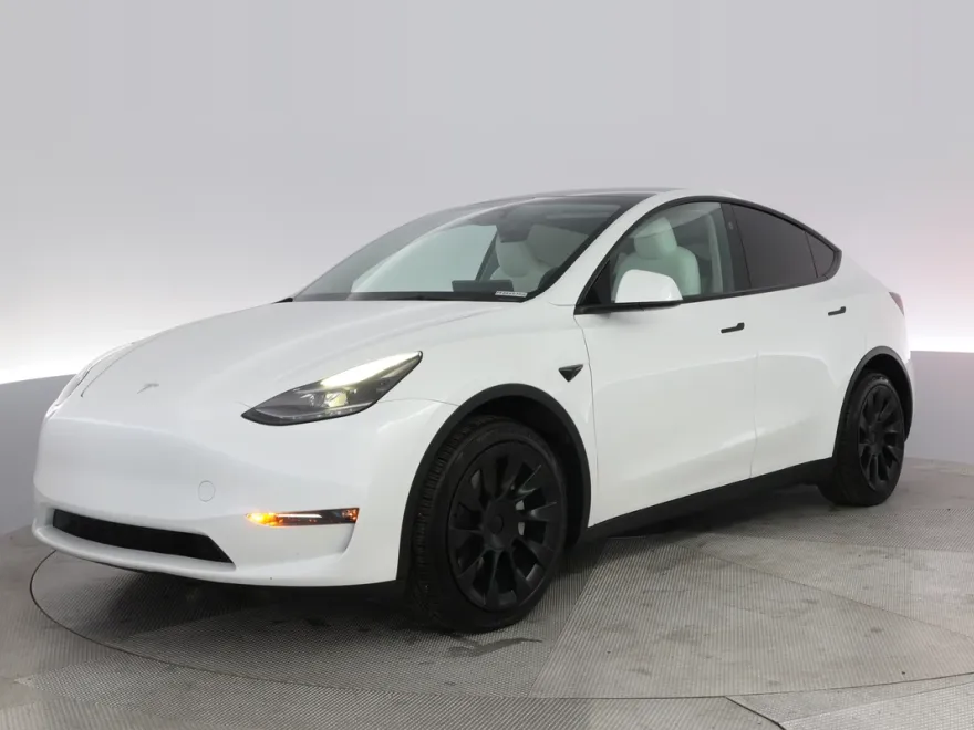 2023 Tesla Model Y Long Range photo 1