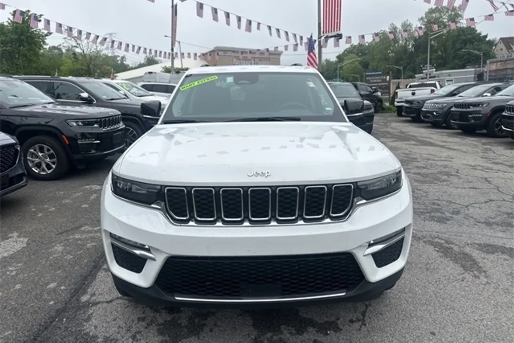 2024 Jeep Grand Cherokee Limited photo 1