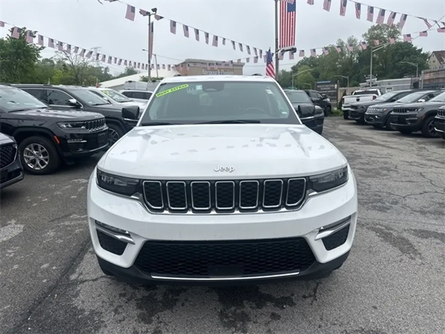 2024 Jeep Grand Cherokee Limited photo 1