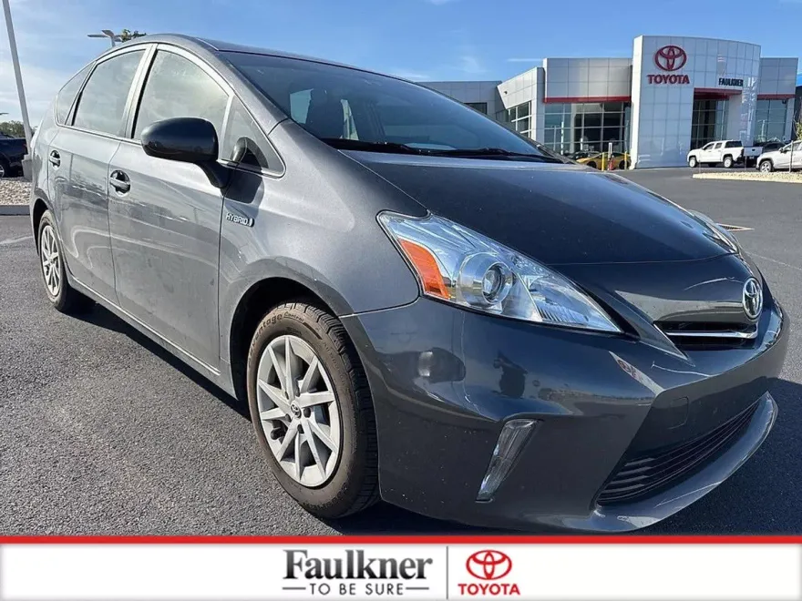 2012 Toyota Prius V Two photo 1