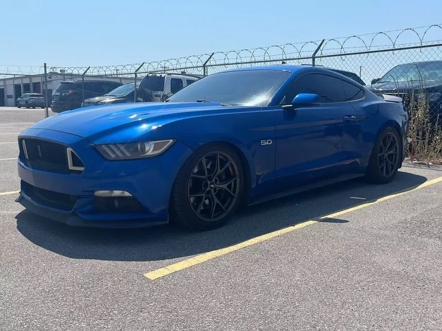 2017 Ford Mustang GT Premium photo 1