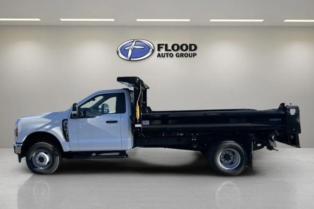 2024 Ford F-350 XL photo 1