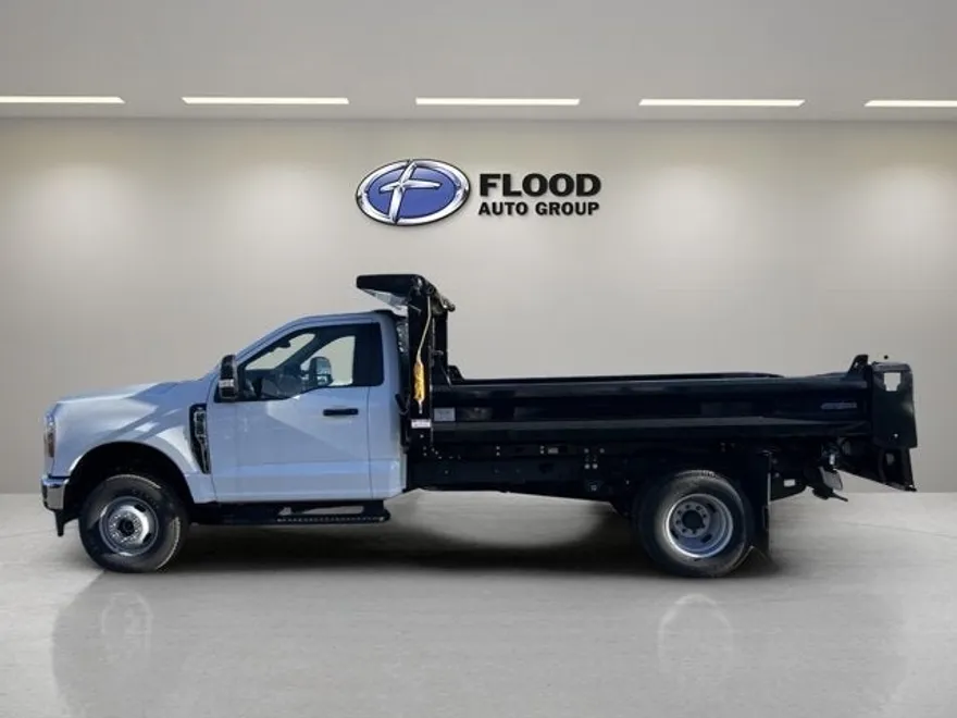 2024 Ford F-350 XL photo 1