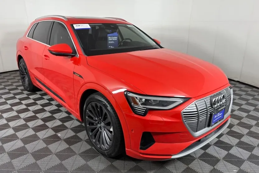 2019 Audi e-tron Premium Plus photo 1
