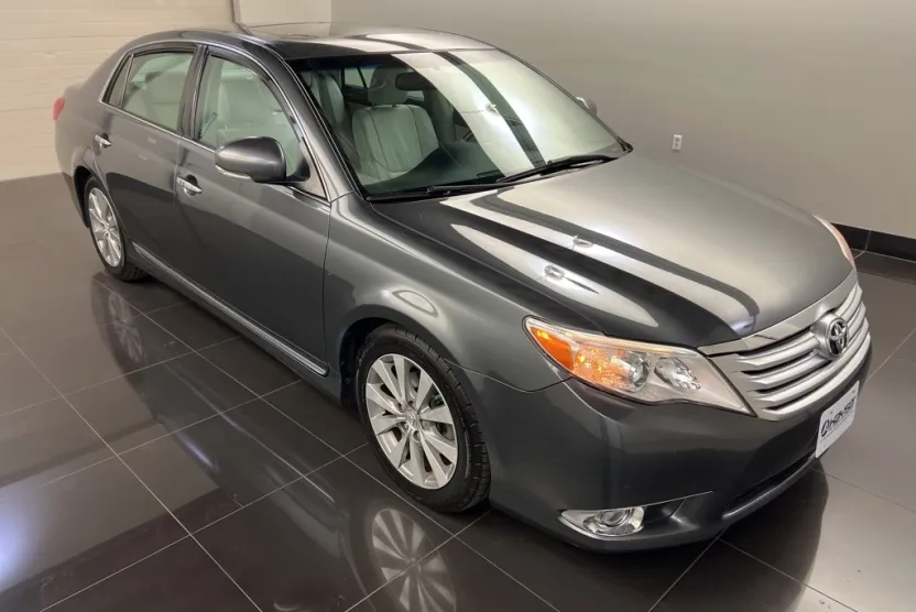 2012 Toyota Avalon Limited photo 1