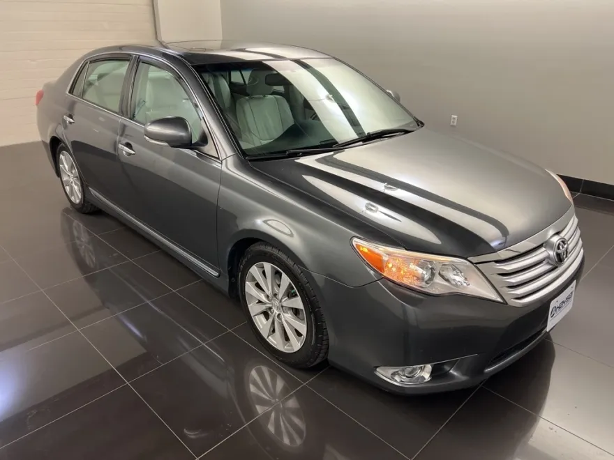 2012 Toyota Avalon Limited photo 1